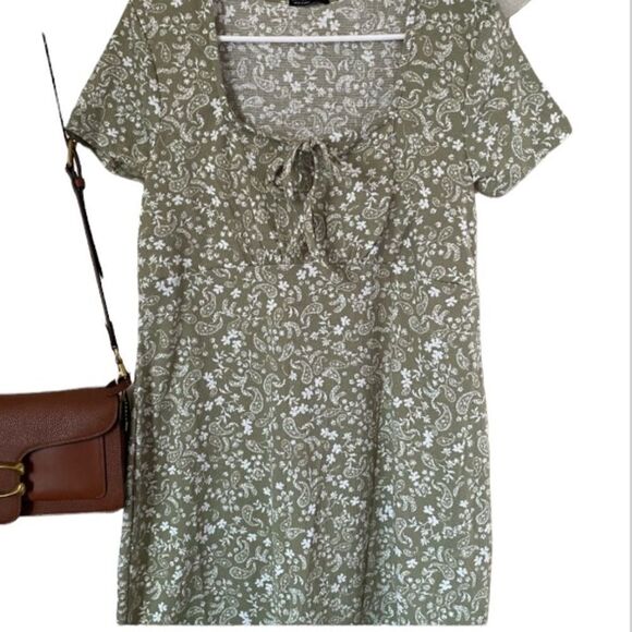 ✨Cotton On Paisley Mini Dress✨ - Picture 2 of 6